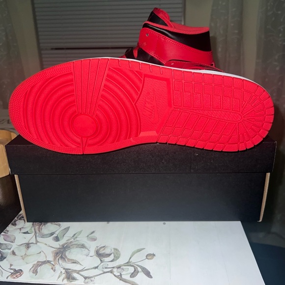 Air Jordan 1 Mid men’s size 11 new - Picture 2 of 8